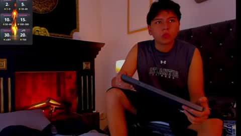 _maximo_1 online show from June 18, 12:53 pm