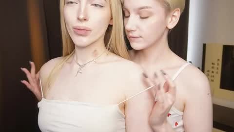 Elva and Kate  online show from May 8, 5:46 am