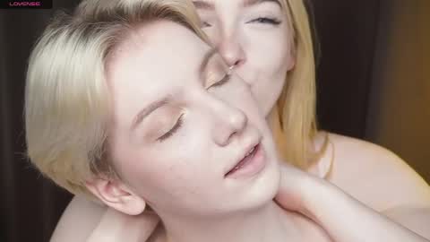 Elva and Kate  online show from May 20, 5:46 am