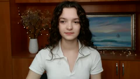 Susie online show from December 11, 1:17 pm