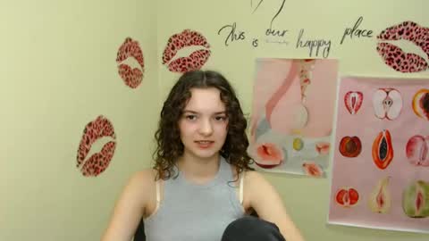 Susie online show from December 12, 4:53 pm