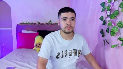 Snapshot of _mia_and_mike_ chatting on September 18, 2:08 pm Mia y Mike online show from September 18, 2:08 pm