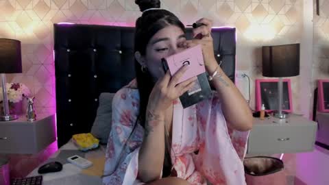 Snapshot of _mia_bloom chatting on April 1, 12:50 pm Mia Bloom online show from April 1, 12:50 pm