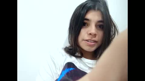 Snapshot of _mia_blue_18_ chatting on April 4, 2:32 am MIa blue 18 online show from April 4, 2:32 am