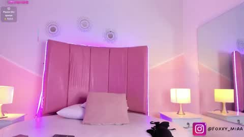 Snapshot of _mia_foxx_ chatting on October 2, 7:54 pm _mia_foxx_ online show from October 2, 7:54 pm