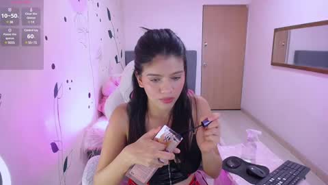 Snapshot of _mia_rouse_18 chatting on February 7, 5:31 am Mia online show from February 7, 5:31 am