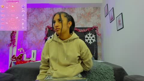 Snapshot of _miaa_monroe chatting on December 7, 11:29 am Mia Monroe online show from December 7, 11:29 am