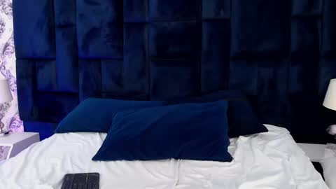 Snapshot of _miaa_monroe chatting on February 21, 3:32 pm Mia Monroe online show from February 21, 3:32 pm