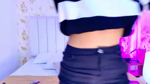 Mia Monroe online show from November 16, 7:30 pm