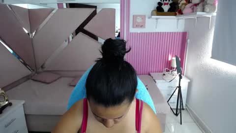  Mia  online show from May 8, 12:54 pm