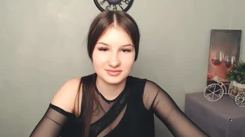 Snapshot of _miaangel_ chatting on March 10, 4:14 pm Mia online show from March 10, 4:14 pm
