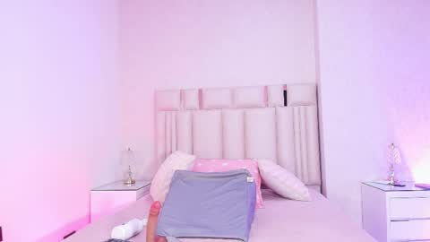 Mia  online show from February 26, 11:53 am