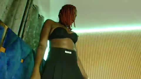 Milah online show from November 10, 3:55 pm