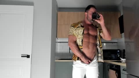 _miles19 online show from May 8, 11:26 am