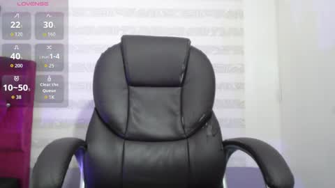_milu23_ online show from May 11, 4:04 pm
