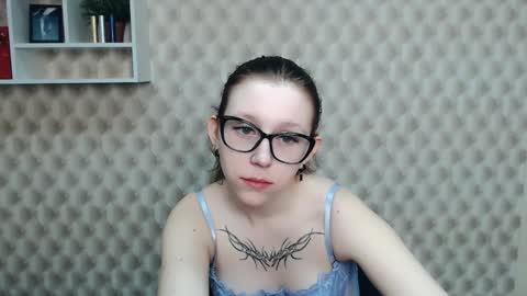 Snapshot of _miraterri_ chatting on March 12, 1:08 pm Mira online show from March 12, 1:08 pm