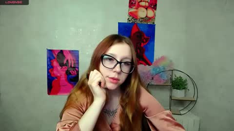 Snapshot of _miraterri_ chatting on December 1, 7:35 am Mira online show from December 1, 7:35 am