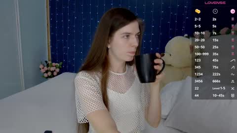 Snapshot of _mirror_girl chatting on February 1, 1:09 pm Victoria online show from February 1, 1:09 pm