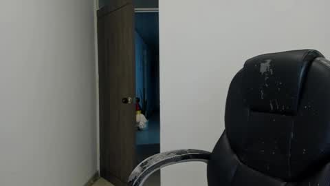 _miss_coco_ online show from December 15, 5:02 am