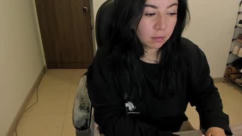 _miss_coco_ online show from December 15, 8:08 am