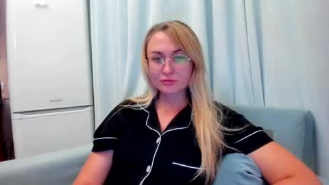 Snapshot of _miss_eva_ chatting on September 19, 7:47 pm Eva online show from September 19, 7:47 pm