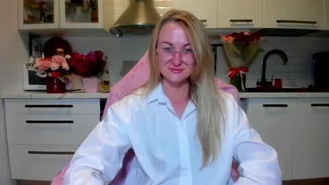 Snapshot of _miss_eva_ chatting on September 30, 8:25 pm Eva online show from September 30, 8:25 pm