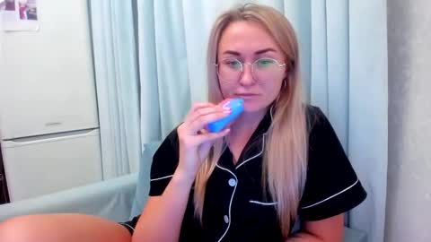 Snapshot of _miss_eva_ chatting on October 14, 7:47 pm Eva online show from October 14, 7:47 pm