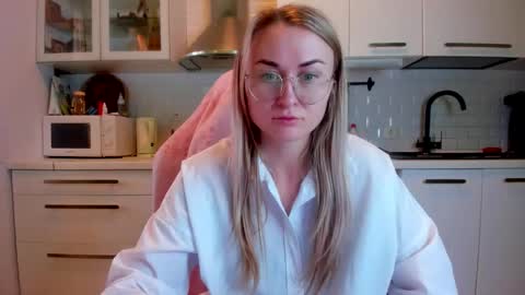 Snapshot of _miss_eva_ chatting on October 20, 1:11 pm Eva online show from October 20, 1:11 pm