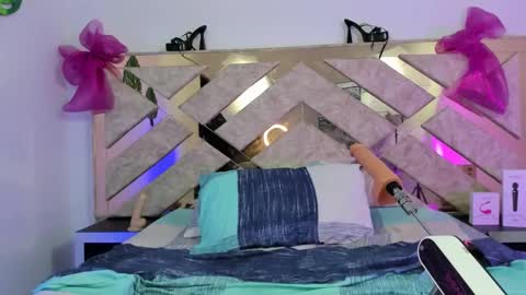 Khloe  online show from January 14, 10:55 pm