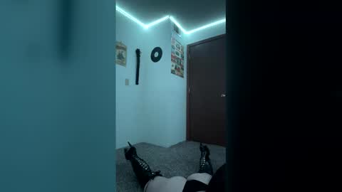 _miss_marie_ online show from December 2, 10:27 pm