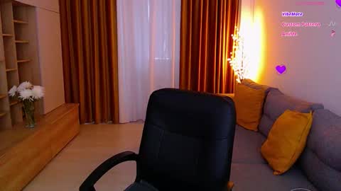 Mia online show from October 9, 7:06 am