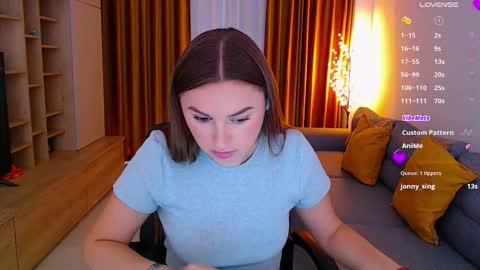 Mia online show from November 6, 9:54 am