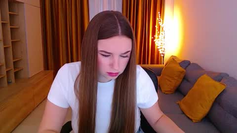 Snapshot of _miss_mia chatting on March 21, 8:30 am Mia online show from March 21, 8:30 am