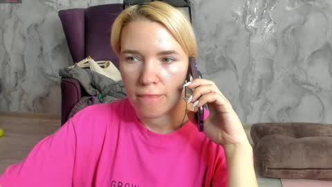 Snapshot of _miss_strawberry_ chatting on September 24, 8:06 am Sofia birthday october 29 online show from September 24, 8:06 am