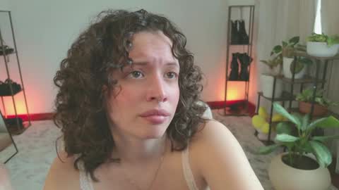 Snapshot of _missmariaa_ chatting on March 25, 6:14 pm Mara Independent model online show from March 25, 6:14 pm