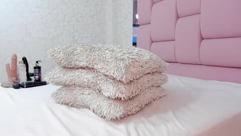 _molly_rosse_ online show from December 5, 5:50 pm