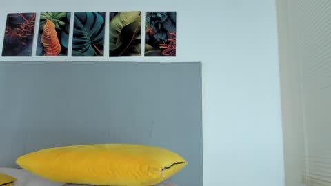 Snapshot of _molly_rosse_ chatting on October 6, 12:13 pm _molly_rosse_ online show from October 6, 12:13 pm