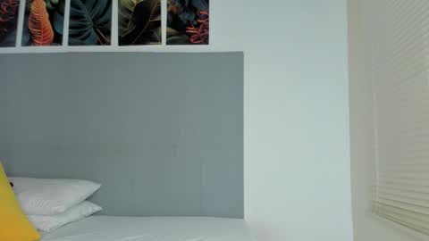 Snapshot of _molly_rosse_ chatting on October 8, 12:25 pm _molly_rosse_ online show from October 8, 12:25 pm