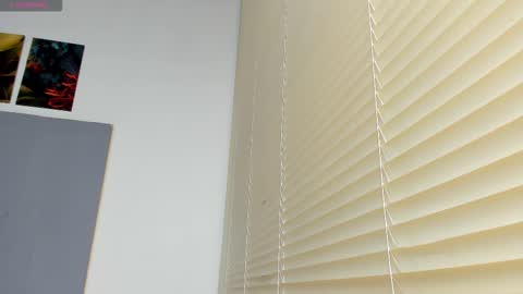 Snapshot of _molly_rosse_ chatting on October 27, 12:20 pm _molly_rosse_ online show from October 27, 12:20 pm