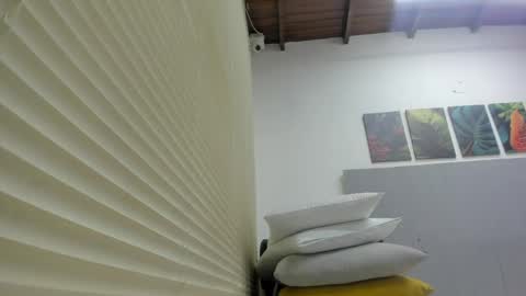 _molly_rosse_ online show from May 6, 11:59 am