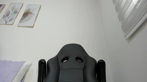 _molly_rosse_ online show from May 14, 11:50 am