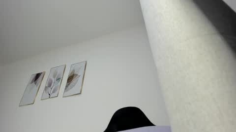 _molly_rosse_ online show from May 19, 12:00 pm