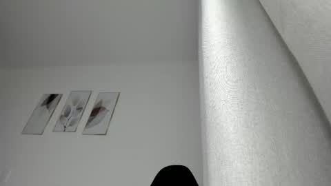 _molly_rosse_ online show from May 21, 12:01 pm