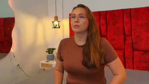 _monaliza_ online show from May 8, 12:21 pm
