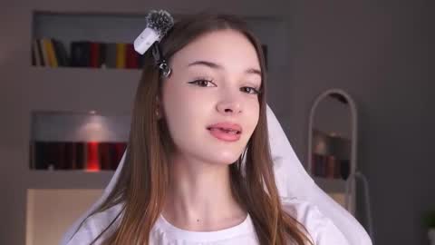 Snapshot of _moonlit_melody_ chatting on February 28, 4:30 pm Margo online show from February 28, 4:30 pm