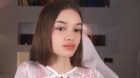 Snapshot of _moonlit_melody_ chatting on March 18, 7:17 pm Margo online show from March 18, 7:17 pm