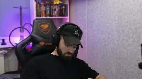 Ask me online show from February 7, 9:04 pm