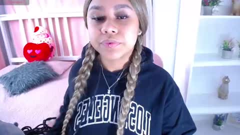 Snapshot of _nahom_ chatting on February 24, 8:49 am nahomi  online show from February 24, 8:49 am