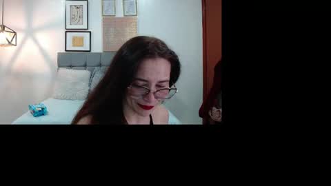 _naomi_s online show from May 16, 1:54 pm