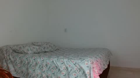 _nayade_ online show from February 26, 10:53 pm